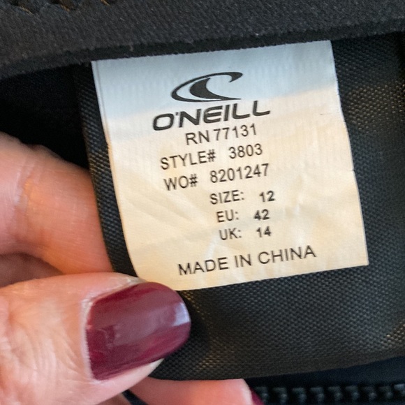 Kids O’Neill Wetsuit - Current Retail price $139.99 - Picture 4 of 9